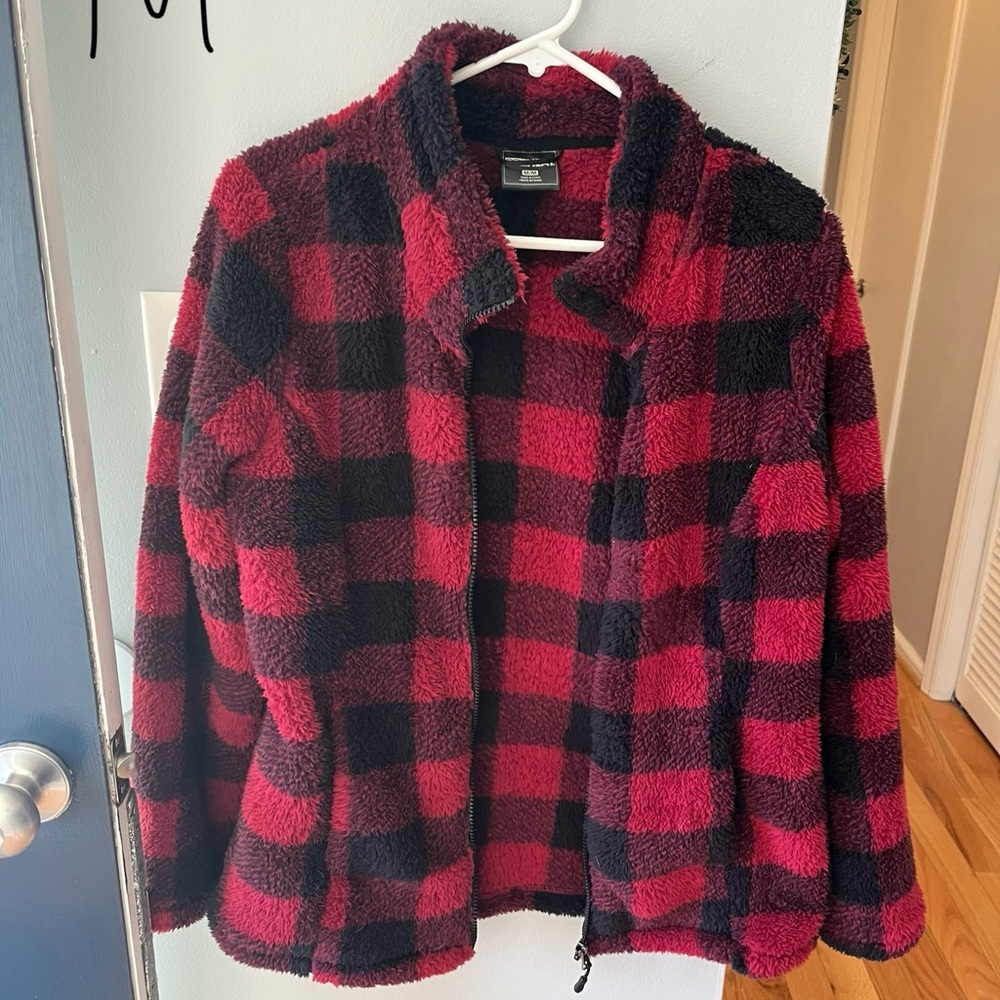 32 degrees. Never worn.